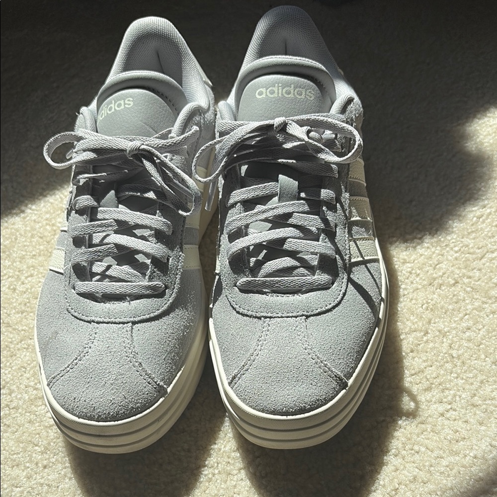 Adidas women’s platform Gray Sneakers Sleek Low-Top Design